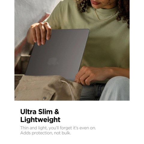 Etui Spigen AirSkin na MacBook Air 13" 2023/ 2024 / 2025 / 2026 - półprzezroczyste