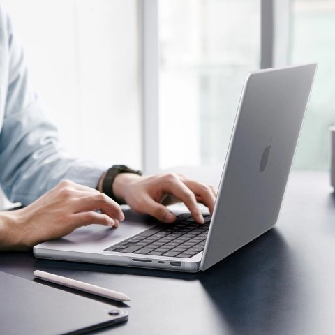 Etui Spigen AirSkin na MacBook Pro 14" 2021 / 2023 / 2024 / 2025 / 2026 - przezroczyste matowe