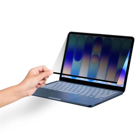 Folia prywatyzująca Spigen SafeView na MacBook Neo 13" 2026