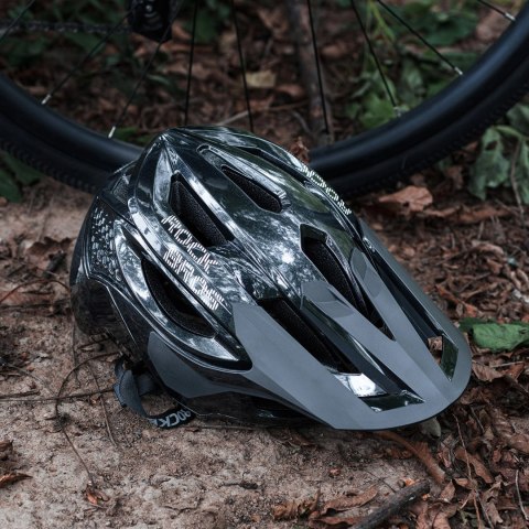 Kask rowerowy Rockbros LK-99 na rower górski z regulowanym daszkiem i zapięciem magnetycznym 58-62 cm - tytanowy