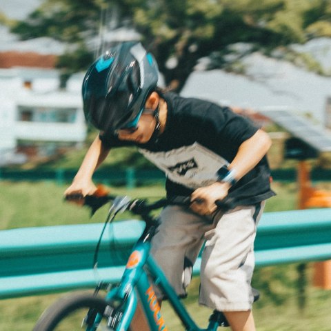 Kask rowerowy Rockbros TS-42 lekki 58-62 cm - tytanowy