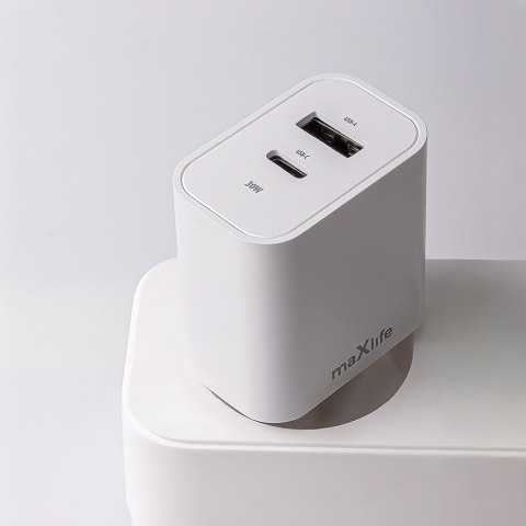 Maxlife ładowarka sieciowa PD QC MXTC-06-30AC 1x USB-C 1x USB 30W biała + kabel USB-C - USB-C 60W Maxlife ładowarka sieciowa PD QC MXTC-06-30AC 1x USB-C 1x USB 30W biała + kabel USB-C - USB-C 60W