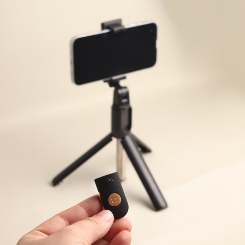 Maxlife selfie stick Bluetooth tripod MXST-100 czarny Maxlife selfie stick Bluetooth tripod MXST-100 czarny