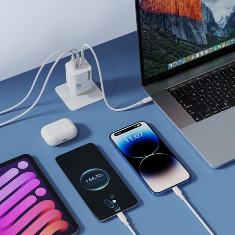 BWOO ładowarka sieciowa 2 x USB-C + USB-A 65W czarna GaN Travel Charger CDA147 BWOO ładowarka sieciowa 2 x USB-C + USB-A 65W czarna GaN Travel Charger CDA147