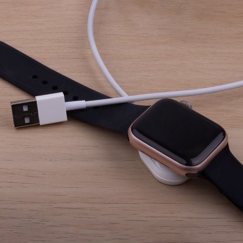 Forever ładowarka bezprzewodowa do smartwatch MASM-100 3W biała